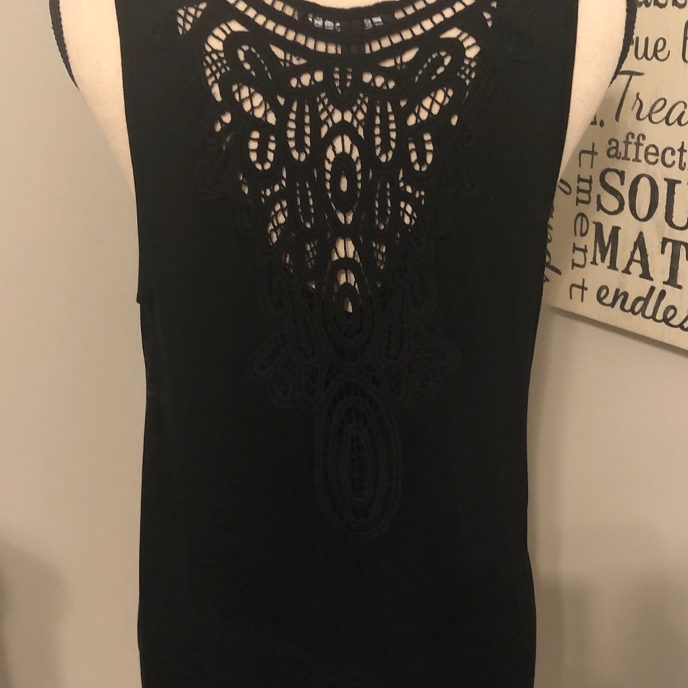 Cable & Gauge Black Lace Back Sleeveless Top - Picture 2 of 5